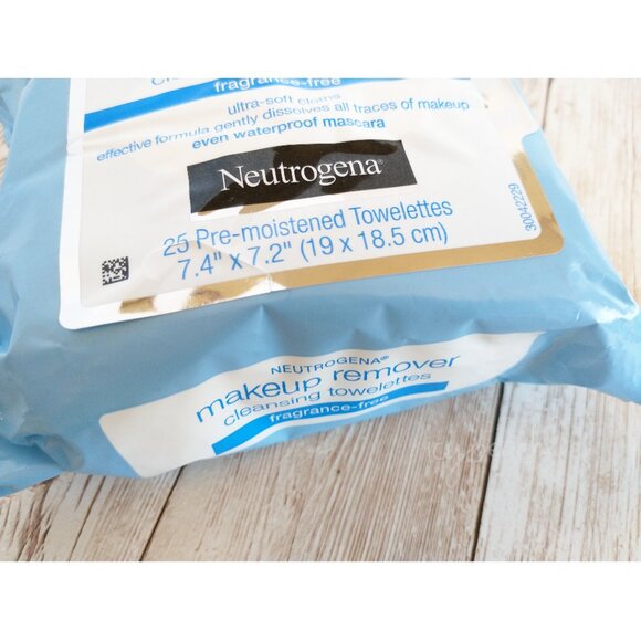 Neutrogena Makeup Remover Wipes 25 Count New Fragrance Free Cleansing Towelettes - Picture 2 of 4